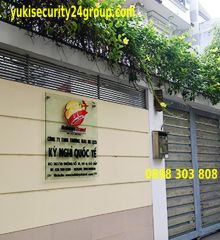 Tạm giữ giấy phép kinh doanh của công ty làm visa cho 152 khách Việt
