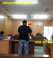 Đi cướp rồi bỏ trốn, sau đó vào ngành công an và phát hiện mình bị truy nã