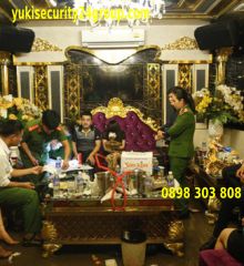 13 người tham gia